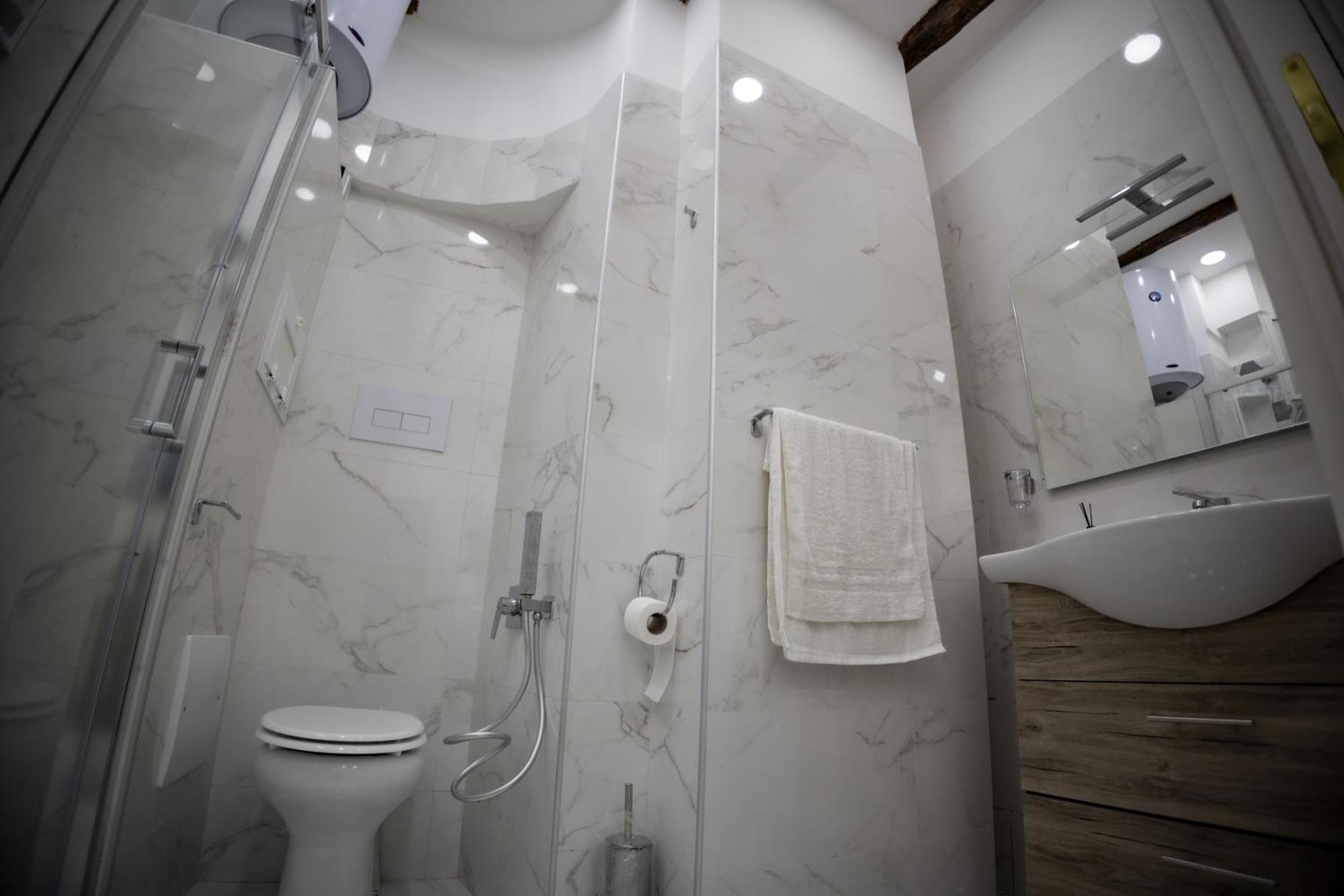 Royal Spaccanapoli Apartment Екстериор снимка