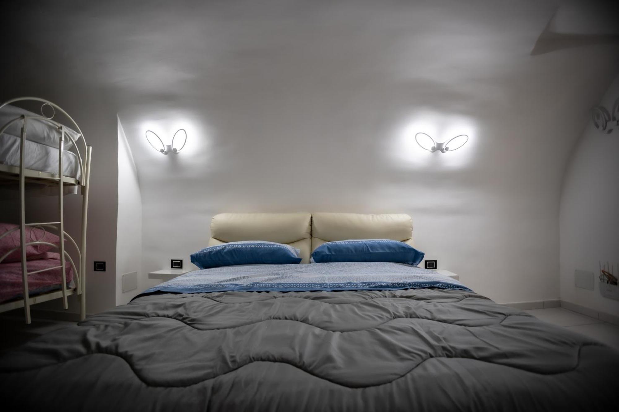 Royal Spaccanapoli Apartment Екстериор снимка
