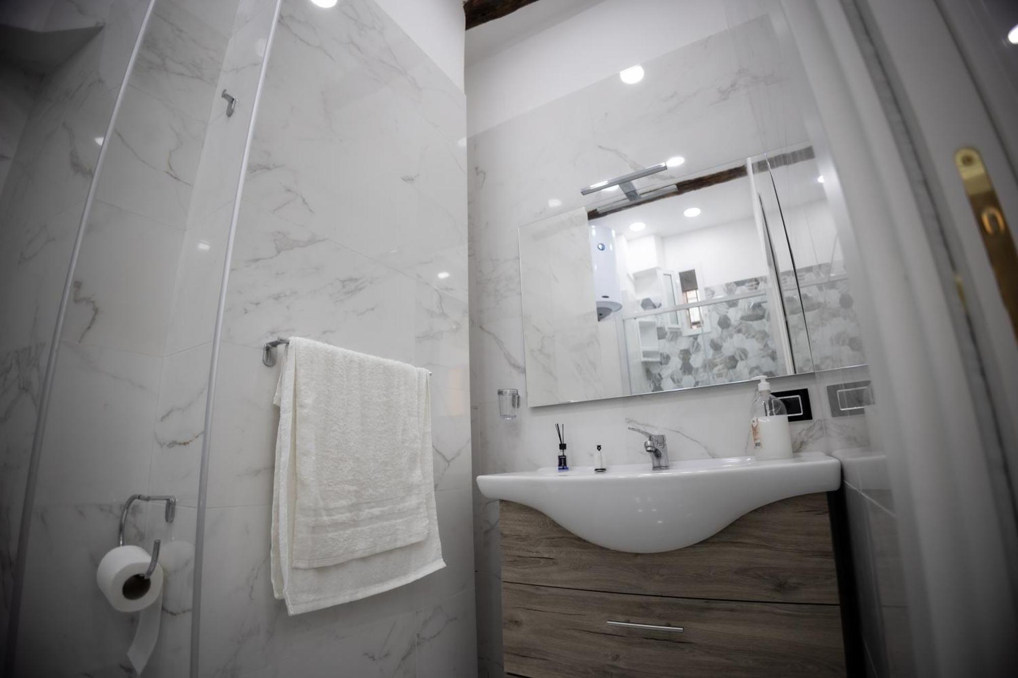 Royal Spaccanapoli Apartment Екстериор снимка